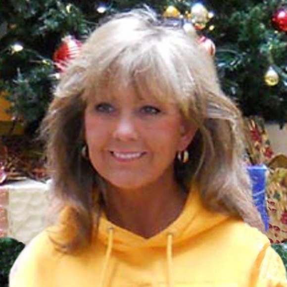 Meet your Posher, Deb - Picture 3 of 4